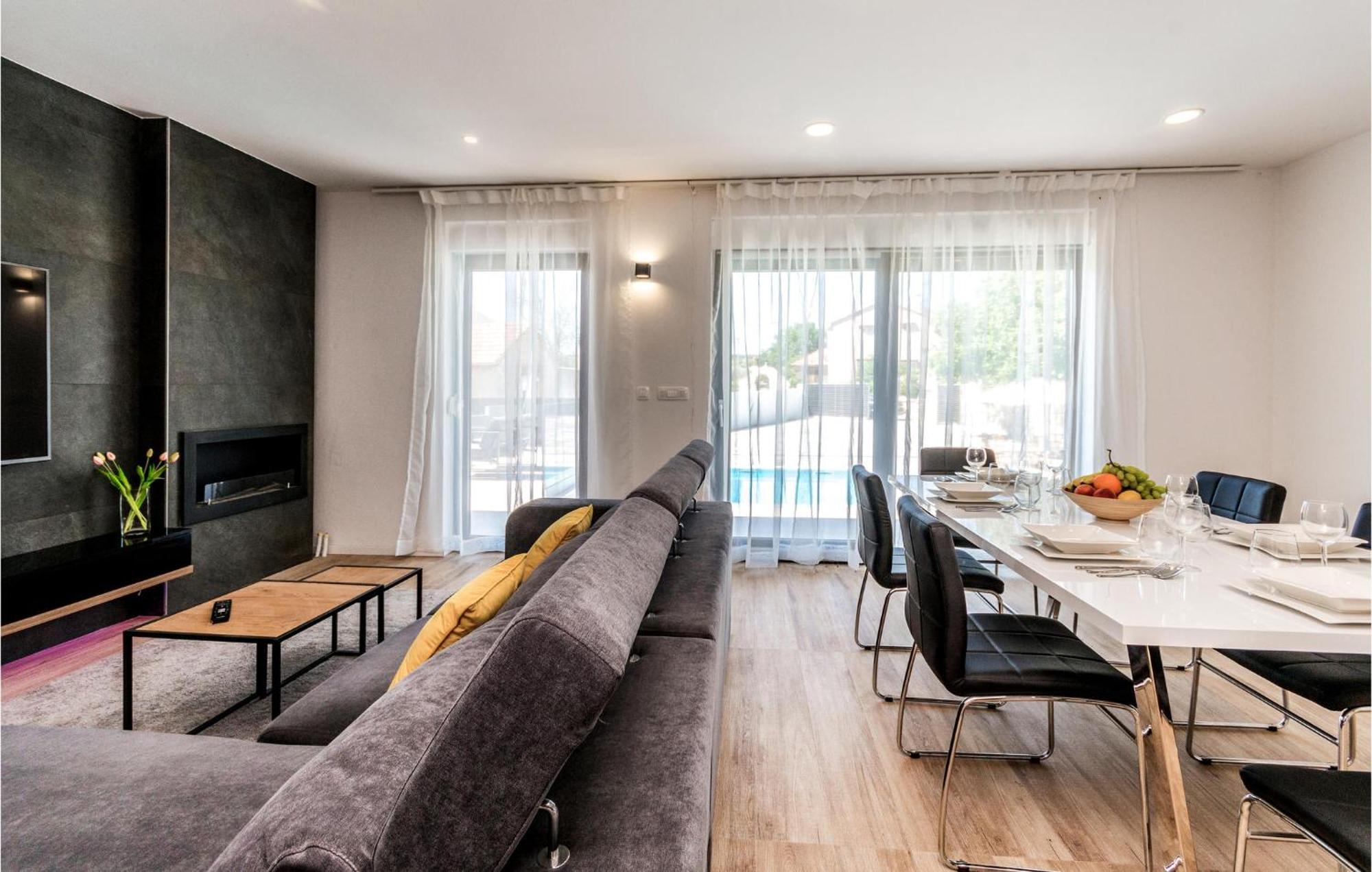 3 Bedroom Beautiful Home In Rastane Donje Donje Rastane Exterior foto